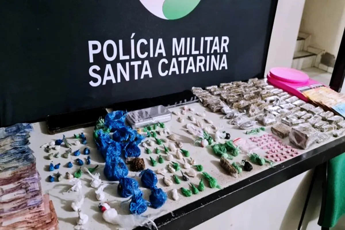 Opera&ccedil;&atilde;o da PM apreende diversas drogas 