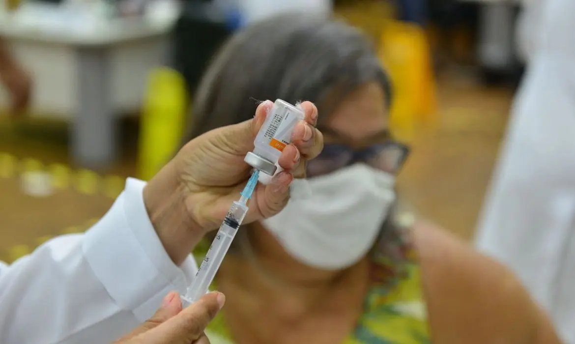 Covid-19: n&uacute;mero de mortes sobe para 361,8 mil no Brasil
