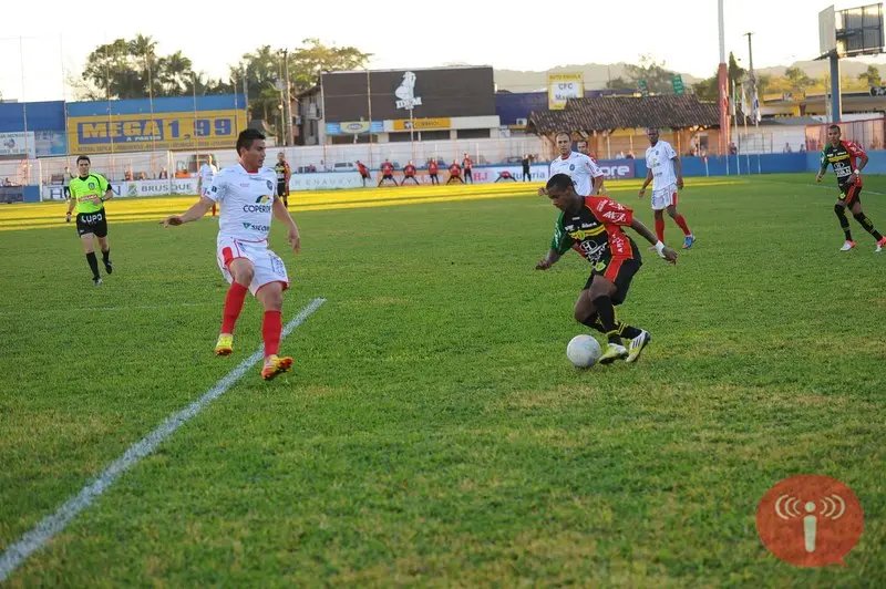  Elenco folga após empate em casa