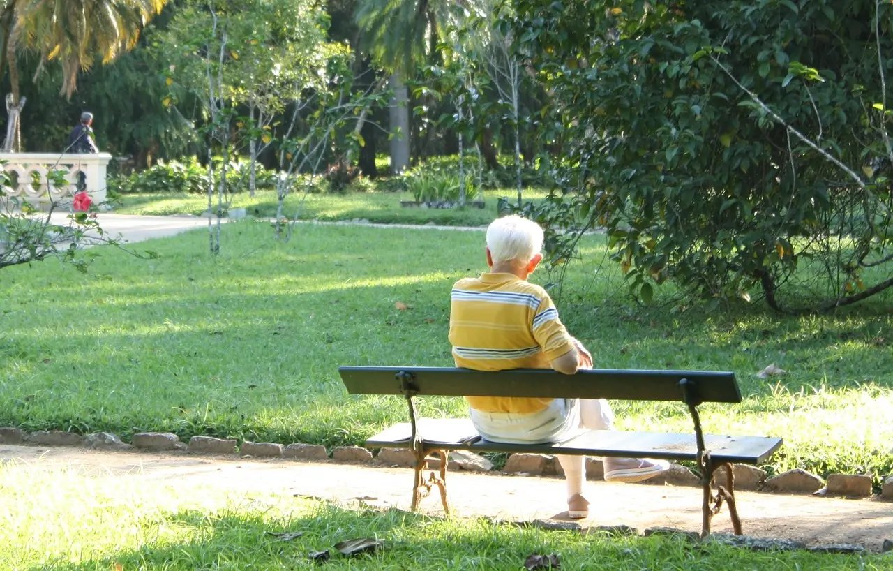 Quem abandona idoso, filhos ou netos poder&aacute; ser deserdado