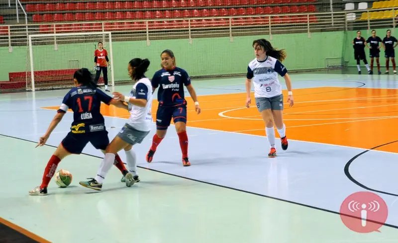 Barateiro empata e precisa vencer para ir à final