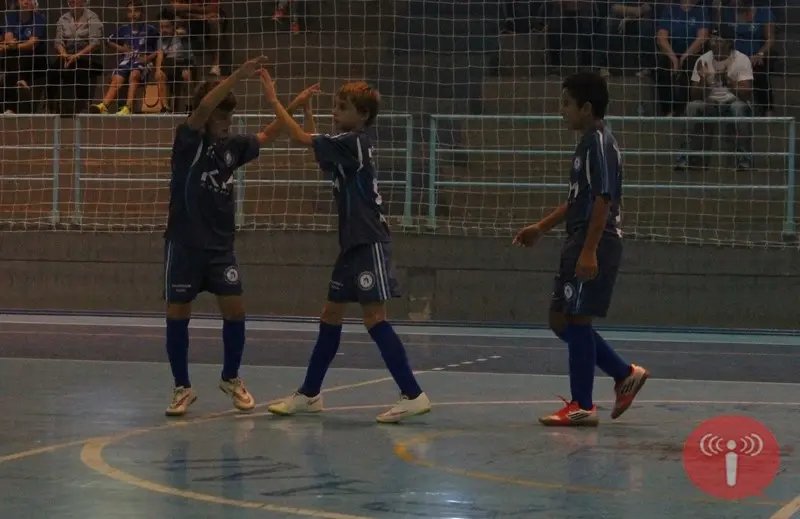 Sub-11 segue com 100% no Estadual