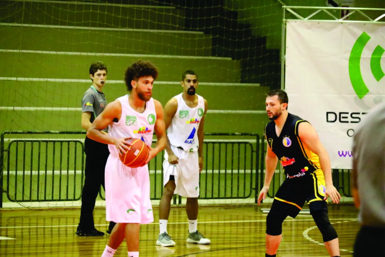 Brusque Basquete recebe Blumenau no 1&ordm; jogo na Arena