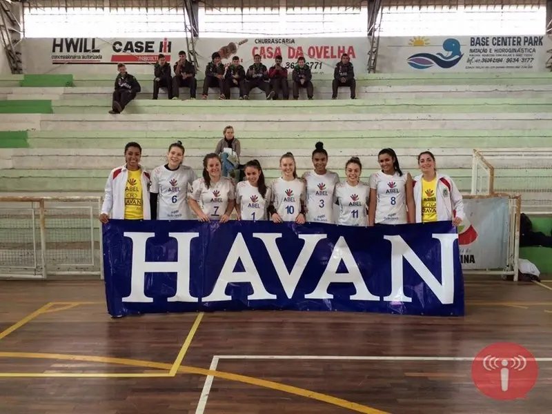 Vôlei e Futebol disputam semifinal nesta terça