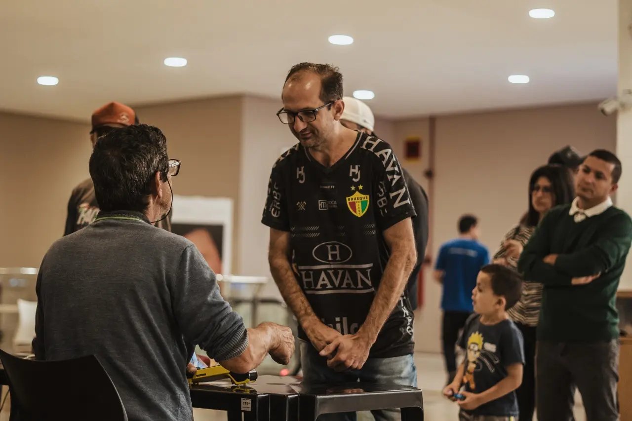 Cerca de 70% da cota dos ingressos para partida entre Brusque e Crici&uacute;ma &eacute; distribu&iacute;da