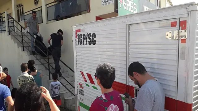 Mulher &eacute; morta com tiro no rosto