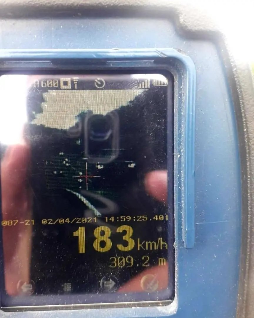 Motorista &eacute; flagrado a 180Km/h na Ant&ocirc;nio Heil
