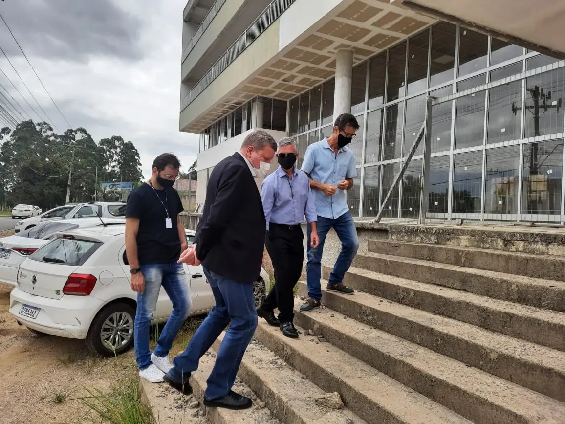 Nova visita, nova promessa de conclus&atilde;o da obra