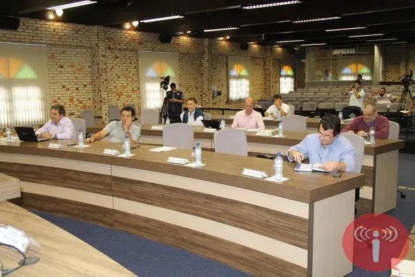 Câmara realiza última sessão e entra em recesso