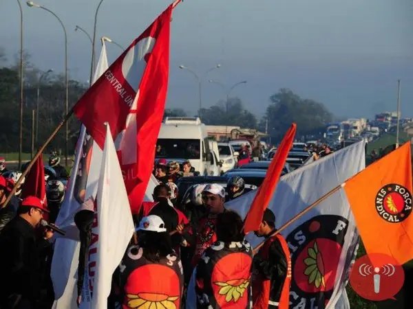 PRF vai desobstruir estradas bloqueadas por manifestantes