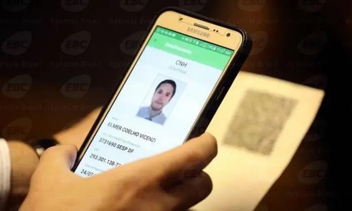 Carteira de motorista eletrônica valerá a partir de 2018