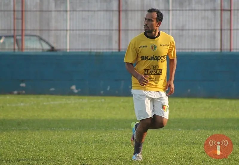 Wellington Simião ganha vaga de titular 
