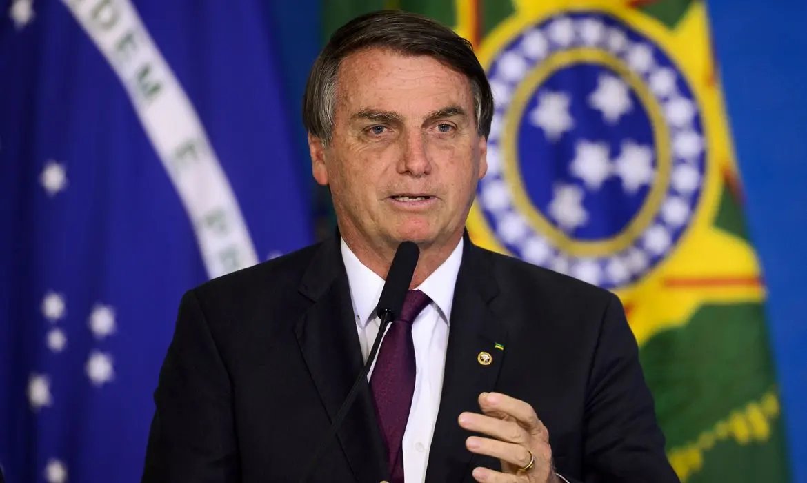 Governo confirma troca de comando em seis minist&eacute;rios