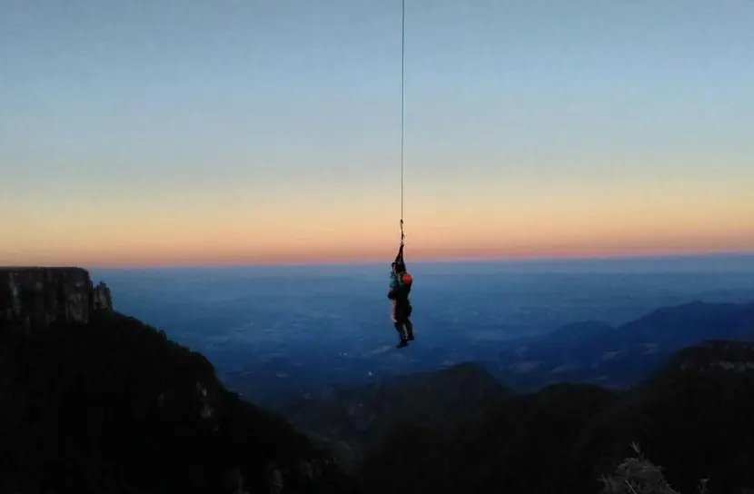 Criança de seis anos cai de mirante, na Serra do Rio do Rastro