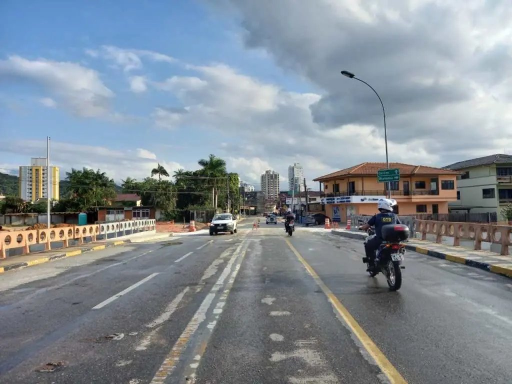 Ponte M&aacute;rio Olinger, a Ponte dos Bombeiros, ser&aacute; interditada para obras de asfaltamento