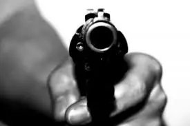 Marido ameaçava a esposa com arma na frente dos filhos