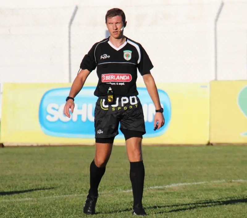 André Luiz Back apita estreia do Bruscão 