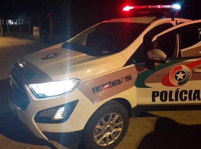 Homem vende carro, pega moto emprestada e d&aacute; em garantia de d&iacute;vida