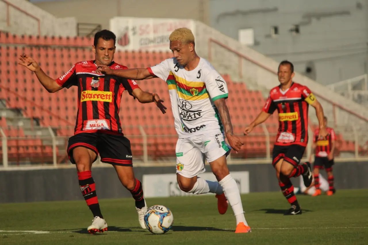 Brusque FC perde por 2 a 0 e se complica contra o Ituano