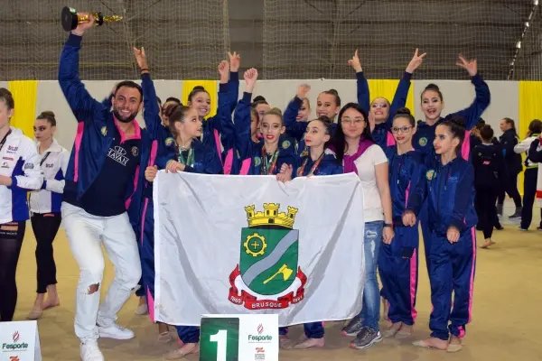 Meninas de Brusque s&atilde;o as melhores da gin&aacute;stica r&iacute;tmica