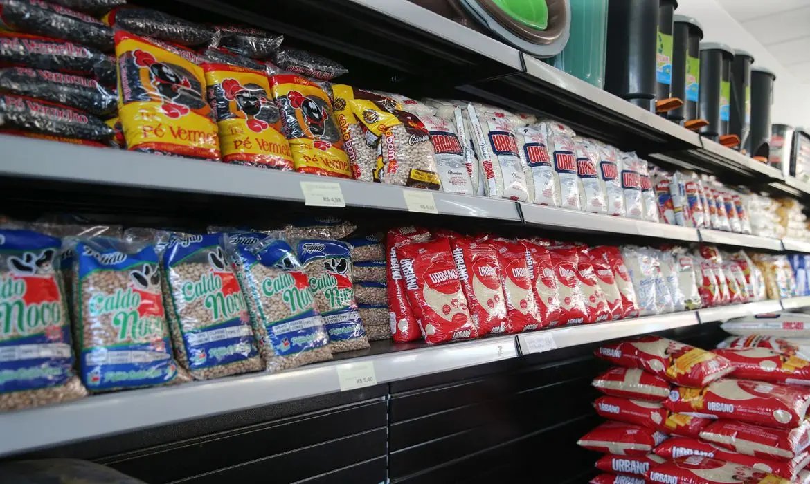 Fam&iacute;lias em situa&ccedil;&atilde;o de inseguran&ccedil;a alimentar receber&atilde;o cesta b&aacute;sica