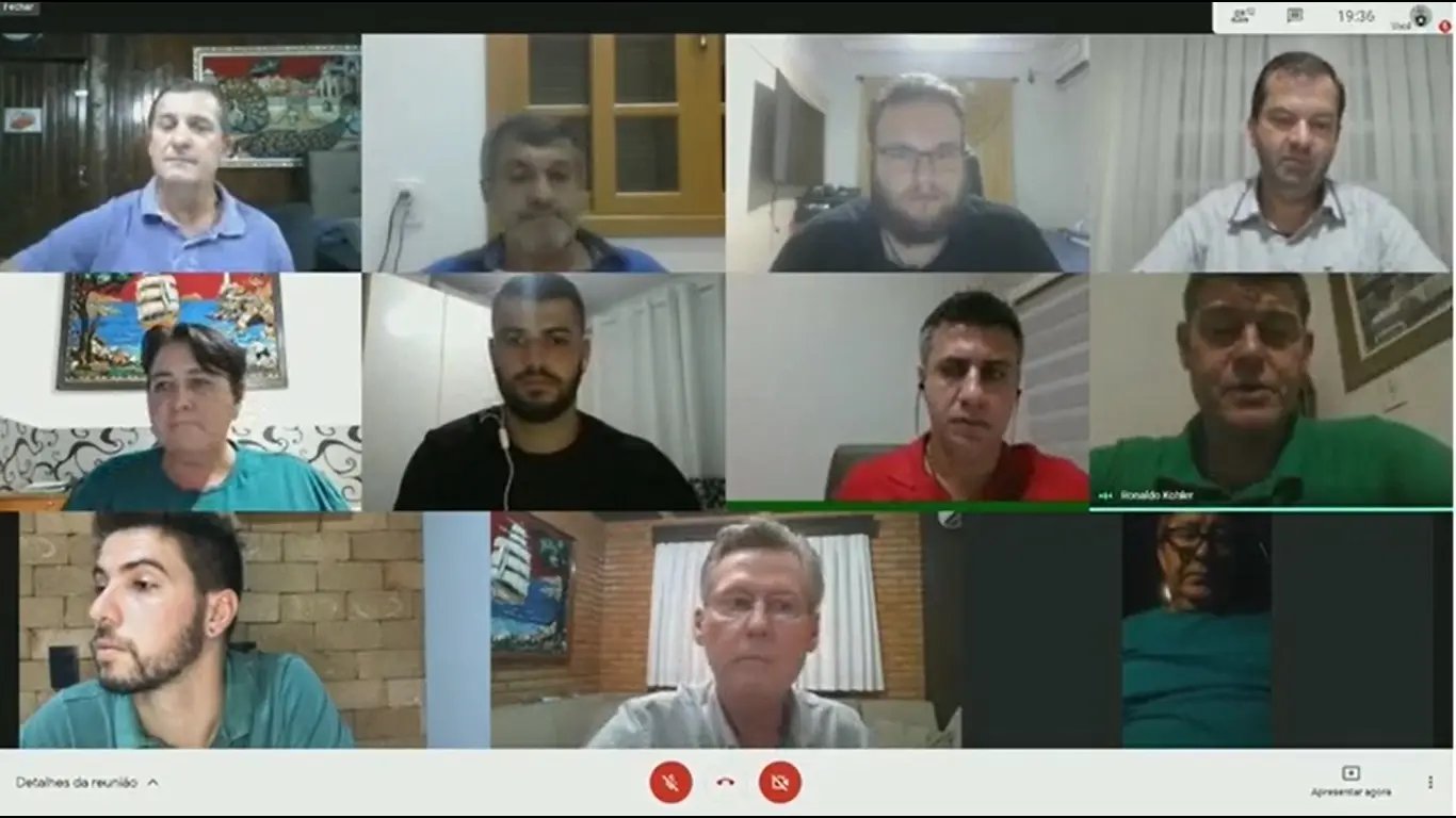 Vereadores de Guabiruba reconhecem e elogiam trabalho dos profissionais de sa&uacute;de