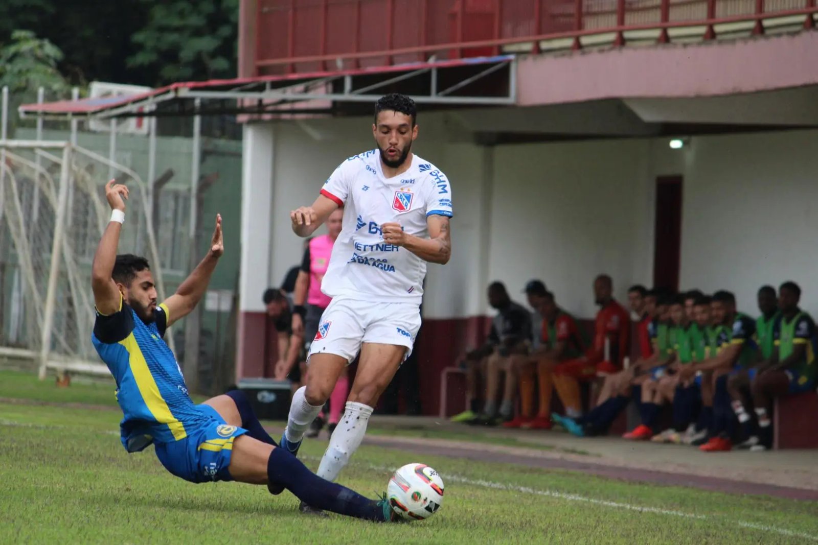 Com um  jogador a menos, Carlos Renaux bate Na&ccedil;&atilde;o