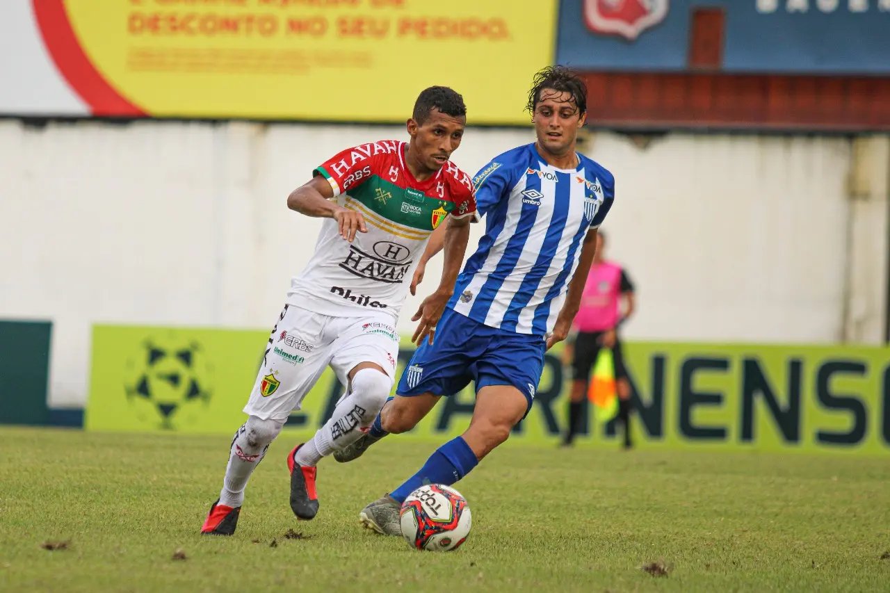 Com bom futebol no segundo tempo, Brusque vence o Ava&iacute;