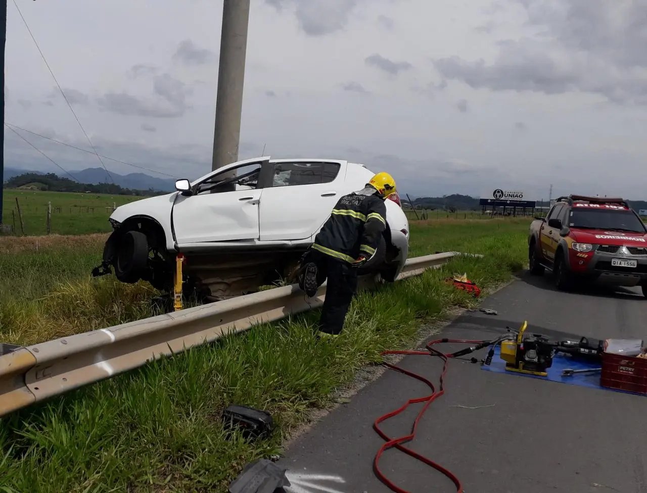 Jovem de 24 anos morre em acidente na BR 470