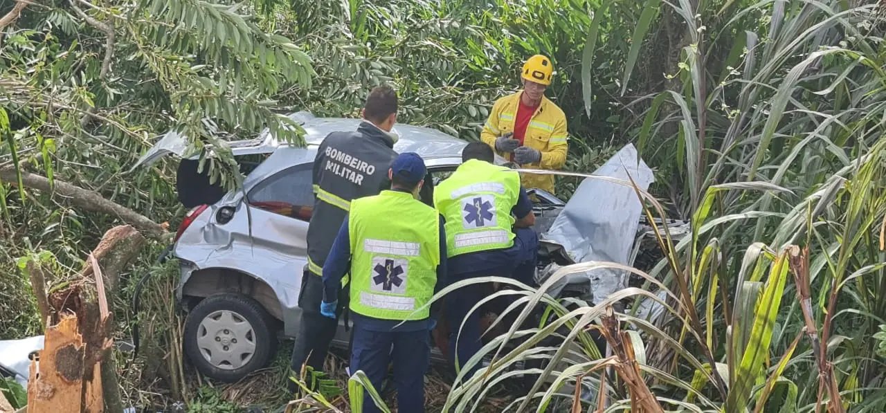  Acidente na Rodovia Transbeto deixa duas pessoas mortas