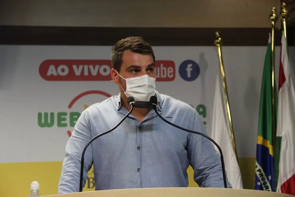 Nik Imhof questiona decis&atilde;o de lockdown e pede que a popula&ccedil;&atilde;o n&atilde;o dependa de governo paternalista