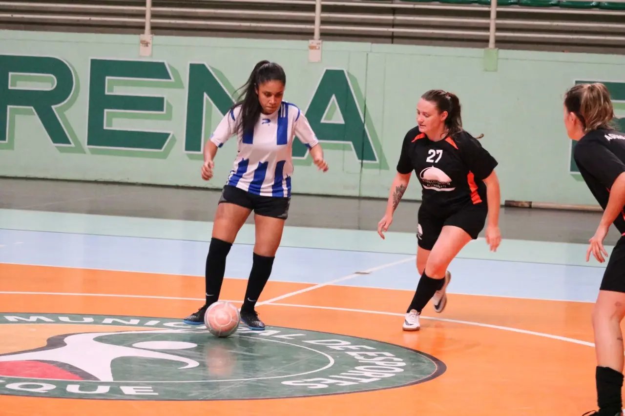 Rodada dos Comunit&aacute;rios tem a segunda passada do bol&atilde;o feminino e define classificados no futsal feminino e s&ecirc;nior