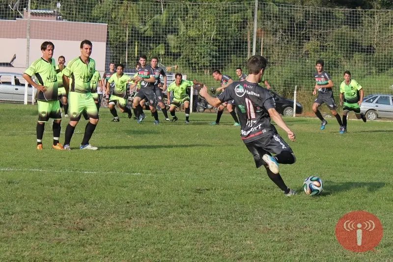 Futebol tem 2ª rodada de goleadas
