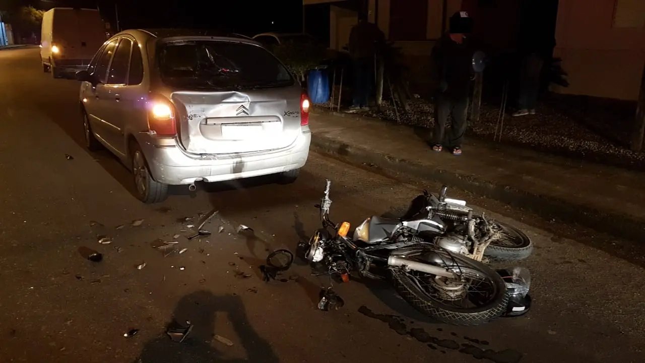 Em Guabiruba motociclista &eacute; conduzido ao hospital ap&oacute;s se envolver em acidente