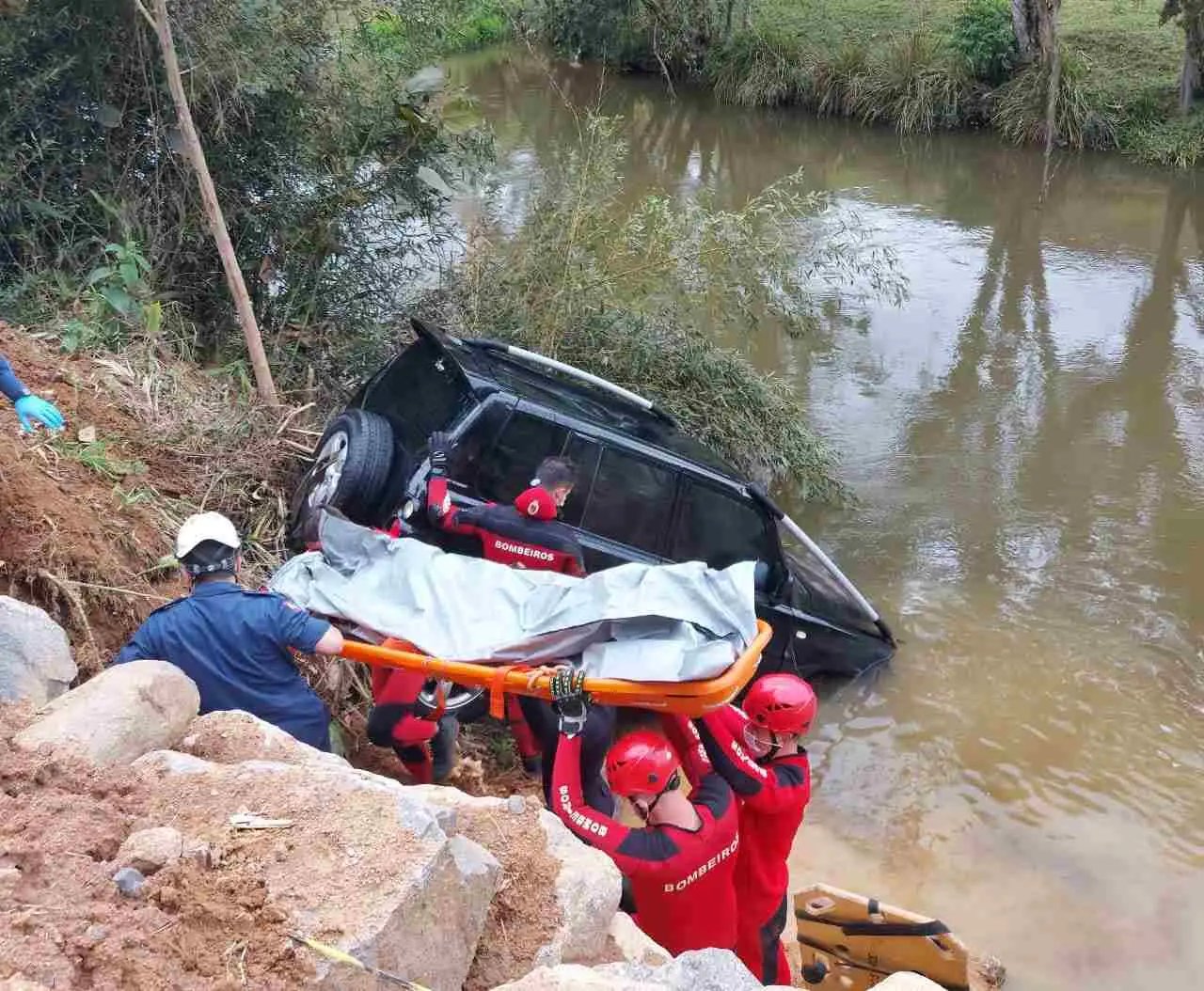 Corpo de crian&ccedil;a &eacute; localizado em carro que desapareceu com m&atilde;e e filha