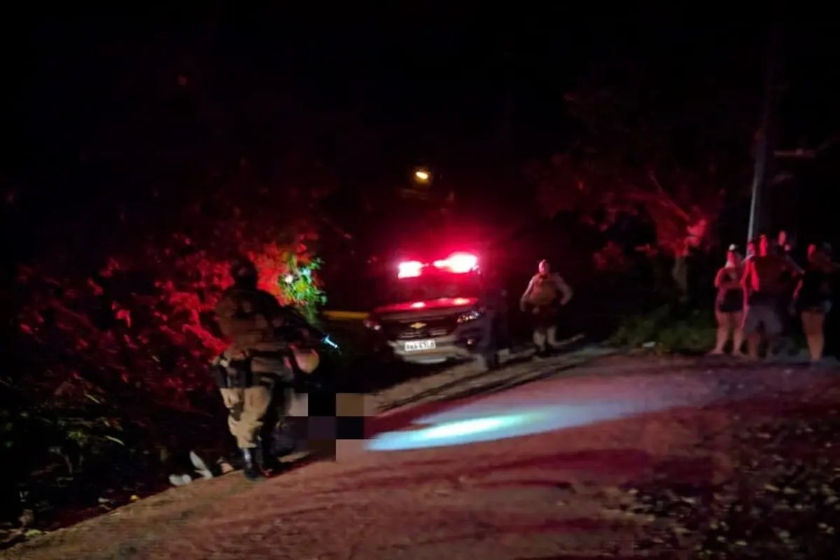 Homem &eacute; morto a tiros no bairro Bateias em Gaspar