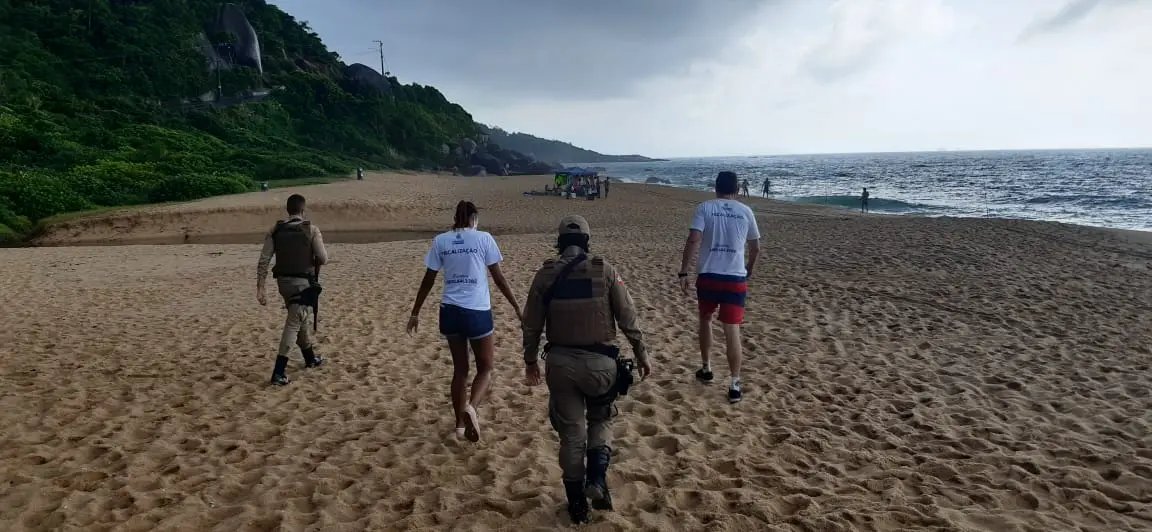 Fiscaliza&ccedil;&atilde;o encerra diversas festas e aglomeros no litoral