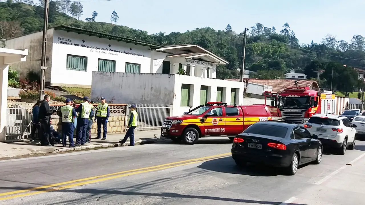 Motociclista fica ferido na Primeiro de Maio