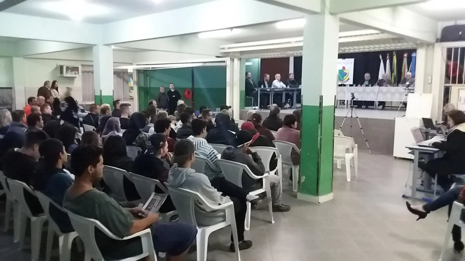 Paquet&aacute; recebe primeira sess&atilde;o itinerante do Legislativo