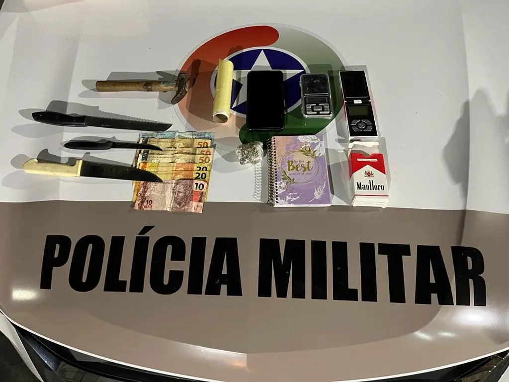 Homem &eacute; baleado e PM apreende itens relacionados ao tr&aacute;fico