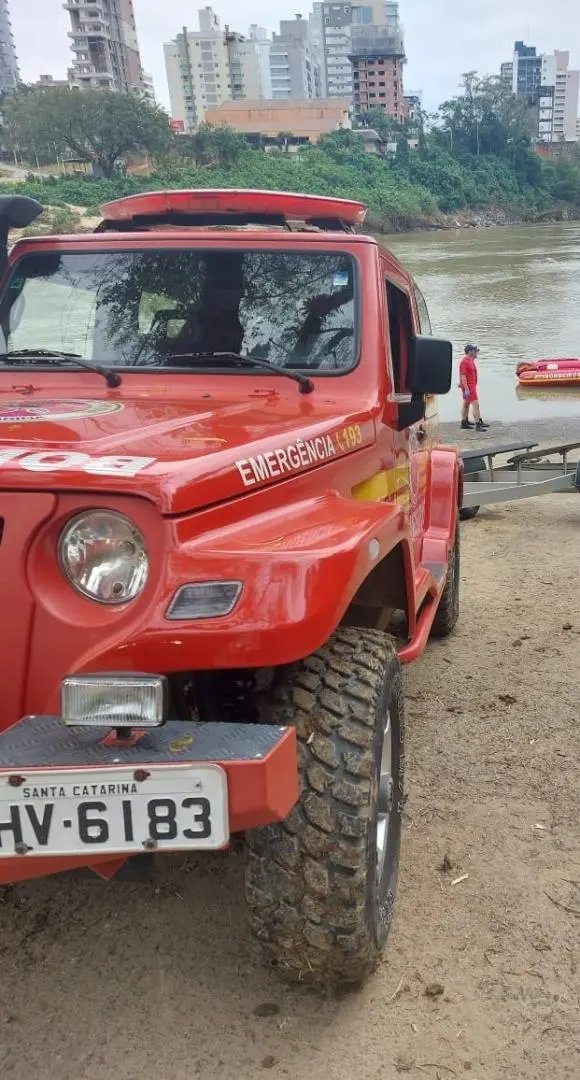 Ap&oacute;s uma semana de buscas, corpo &eacute; localizado no rio Itaja&iacute;-A&ccedil;u