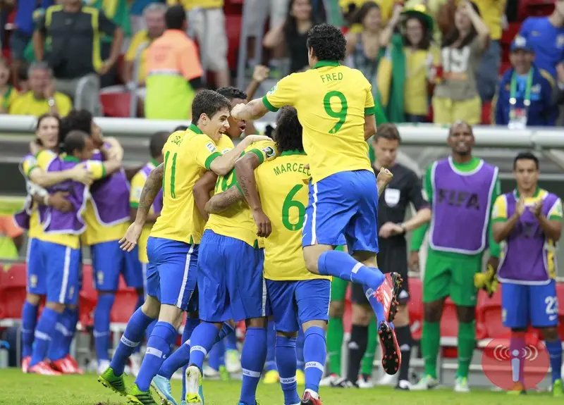 Brasil larga com 3 a 0