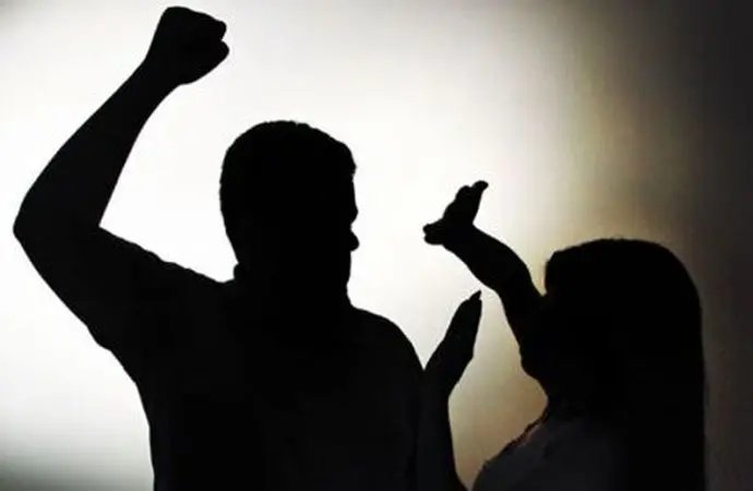 Mulher é agredida e tem carro levado por ex-companheiro