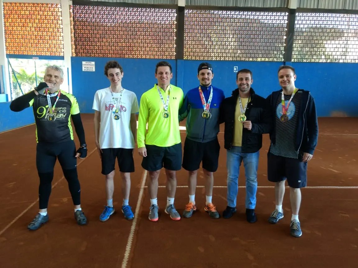 Conhe&ccedil;a os campe&otilde;es do t&ecirc;nis dos Jogos Comunit&aacute;rios