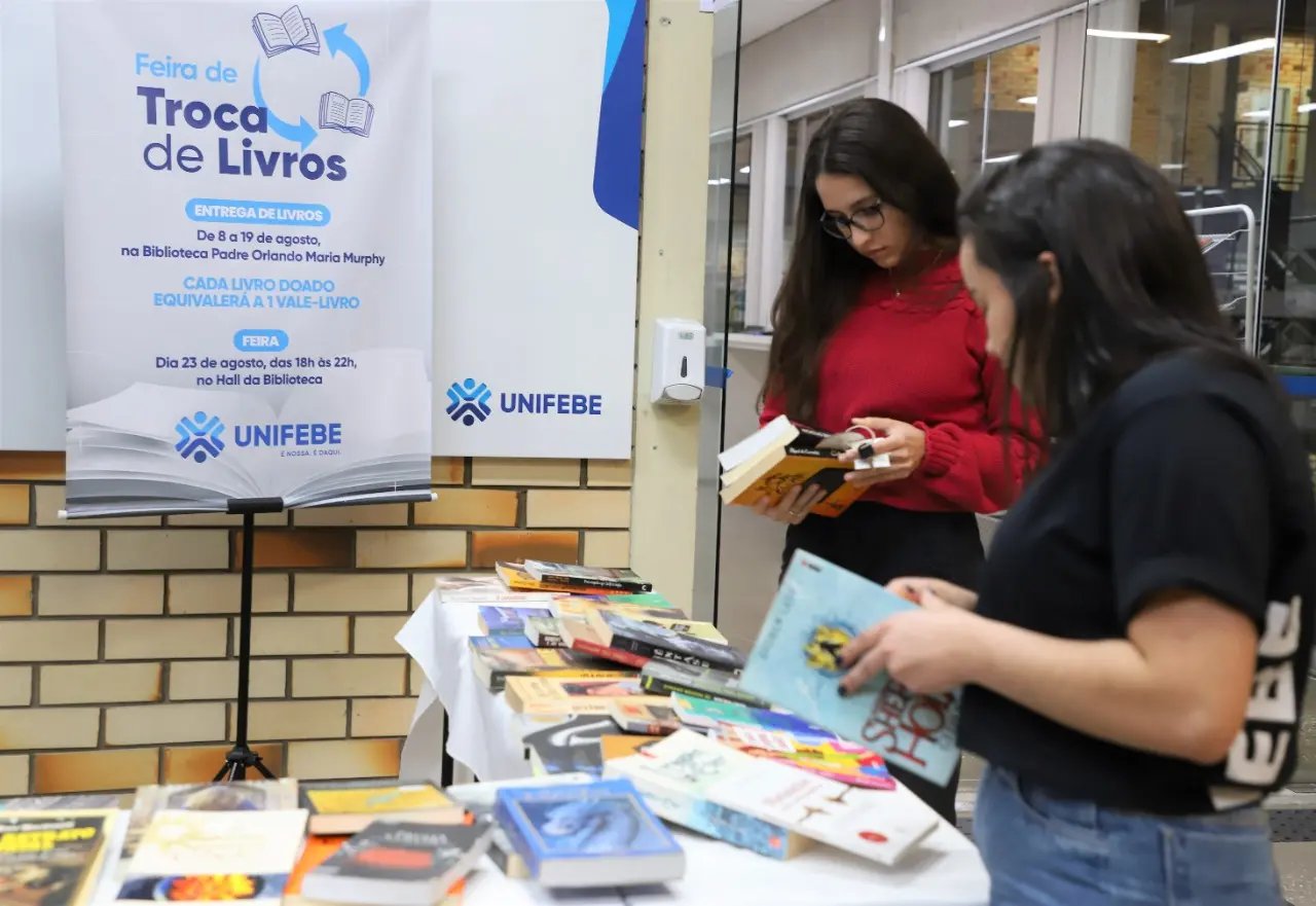 Mais de 60 t&iacute;tulos foram compartilhados na Feira de Troca de Livros Unifebe 