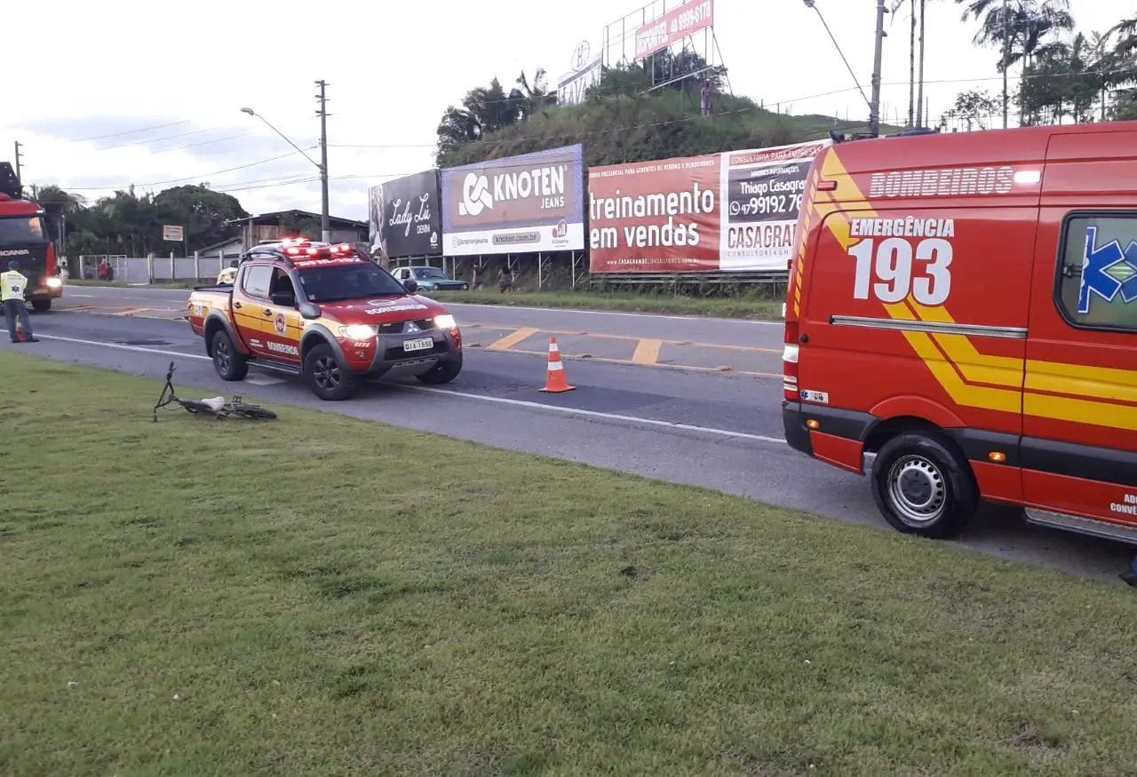 Crian&ccedil;a de 06 anos sofre acidente na Ivo Silveira