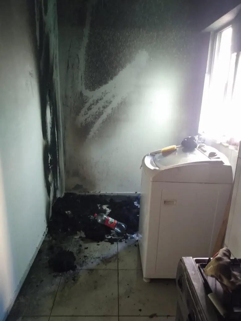 Roupas pegam fogo e causam princ&iacute;pio de inc&ecirc;ndio em apartamento