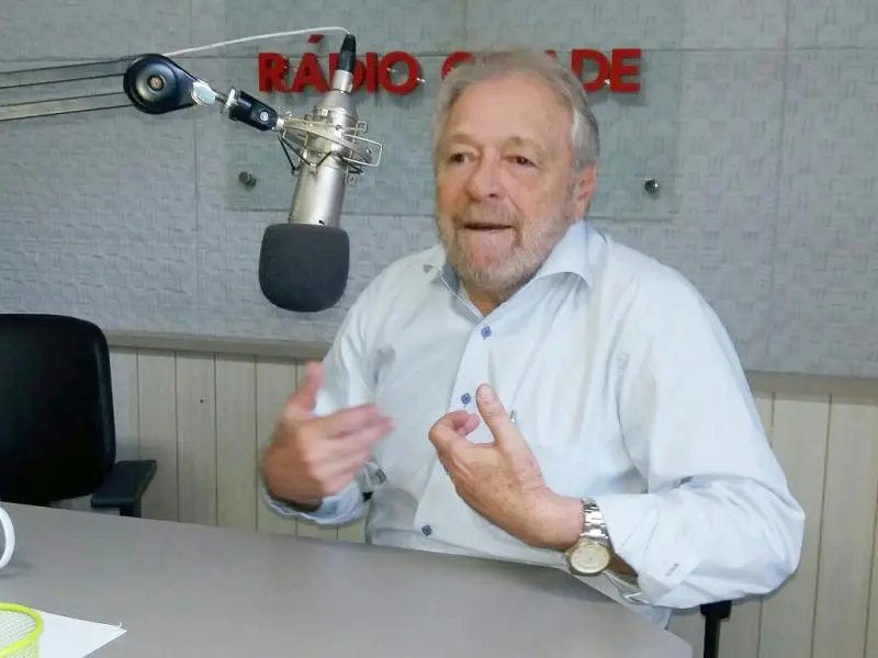 Ciro Roza informa a justi&ccedil;a eleitoral sua sa&iacute;da do PSB