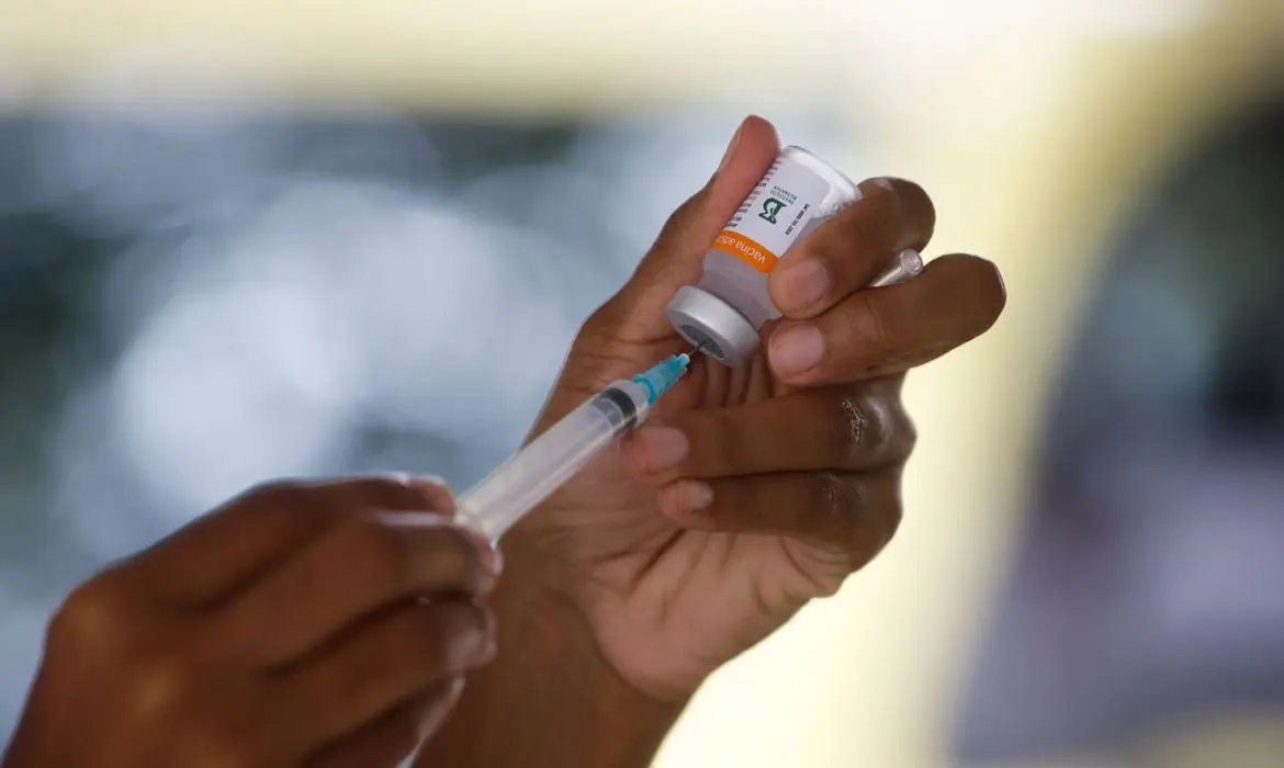 Minist&eacute;rio distribui mais 2,6 milh&otilde;es de doses da Coronavac