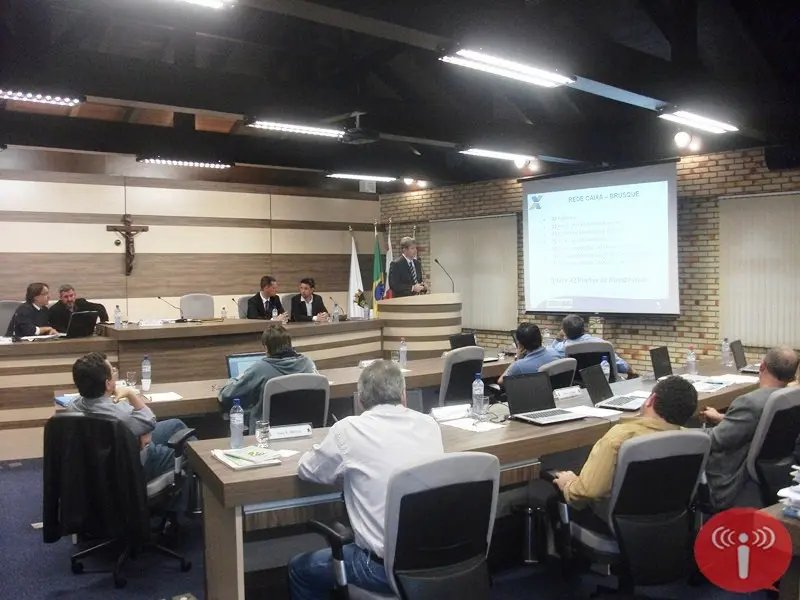 Superintendente e gerente da Caixa na Câmara